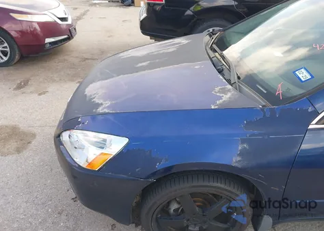 2004 Honda Accord 2.4 Ex z USA, uszkodzony, nr VIN 1HGCM56824A124073